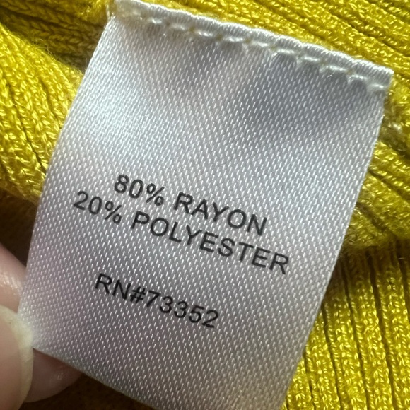 99 Jane Street knit v-neck sweater top with button detail in yellow. Size L - Picture 5 of 6